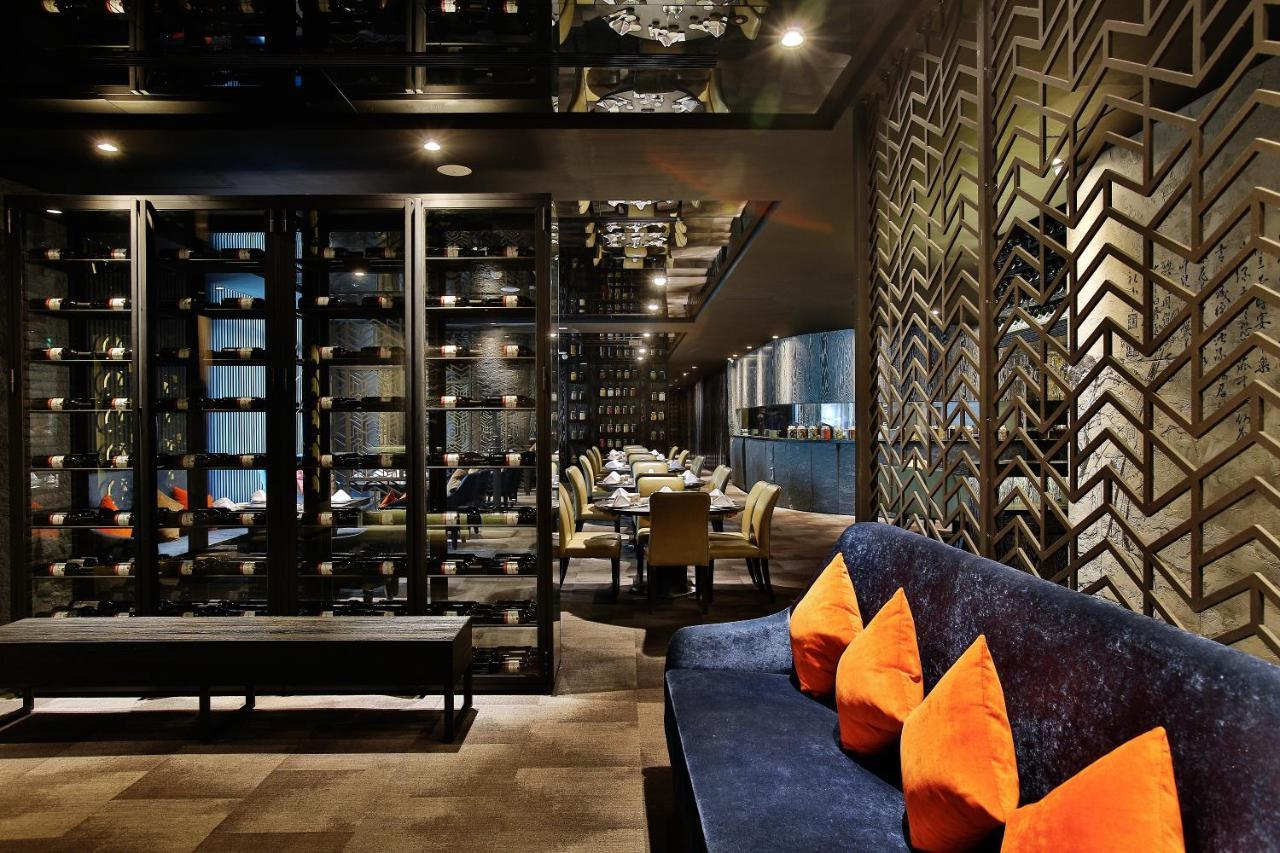 Queena Plaza Hotel Tainan Luaran gambar