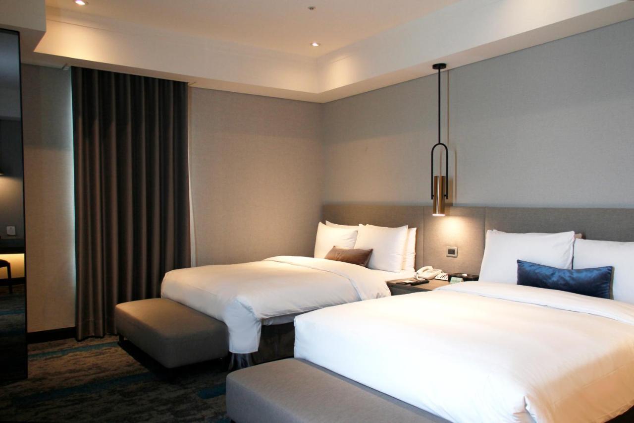 Queena Plaza Hotel Tainan Luaran gambar