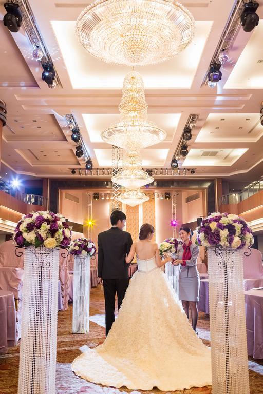 Queena Plaza Hotel Tainan Luaran gambar