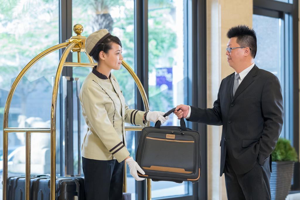 Queena Plaza Hotel Tainan Luaran gambar