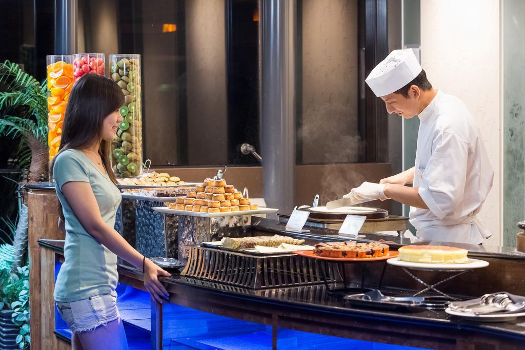 Queena Plaza Hotel Tainan Luaran gambar