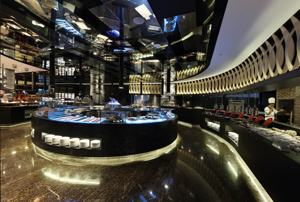 Queena Plaza Hotel Tainan Luaran gambar